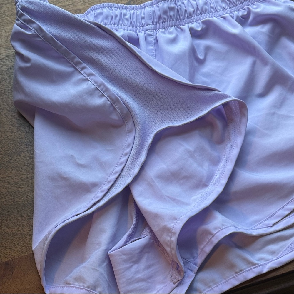 Nike Dri-FIT Tempo Running Shorts Lavender Purple Medium Athletic Dolphin Hem - Picture 8 of 10